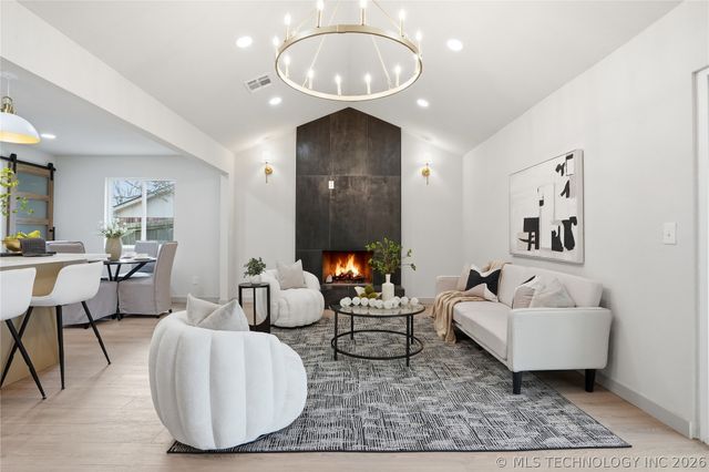 1122 S Division Street, Sapulpa, OK 74066