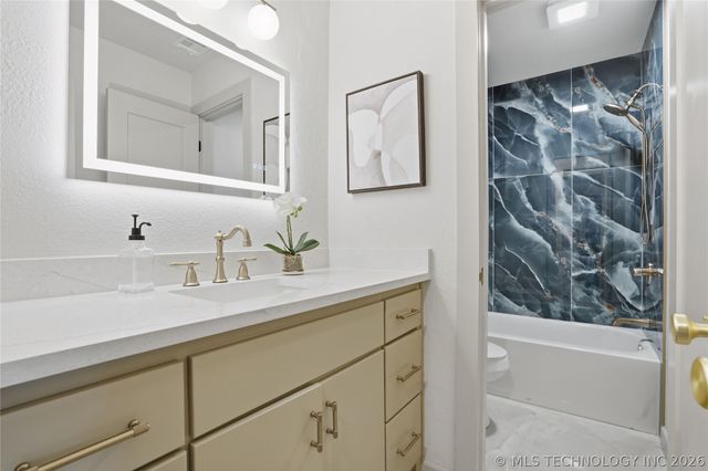 1122 S Division Street, Sapulpa, OK 74066