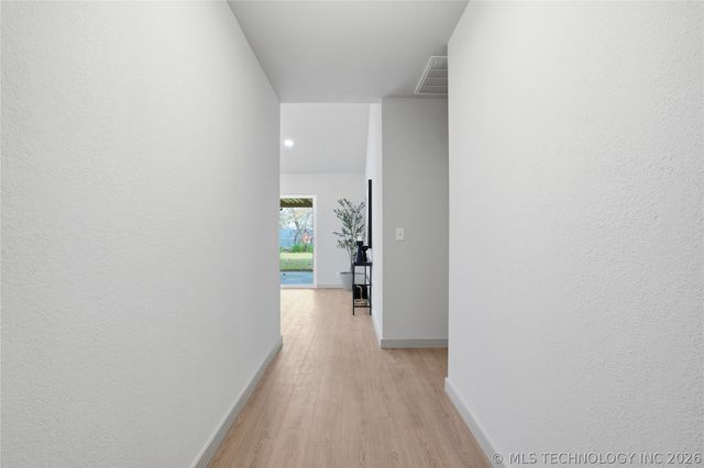 1122 S Division Street, Sapulpa, OK 74066