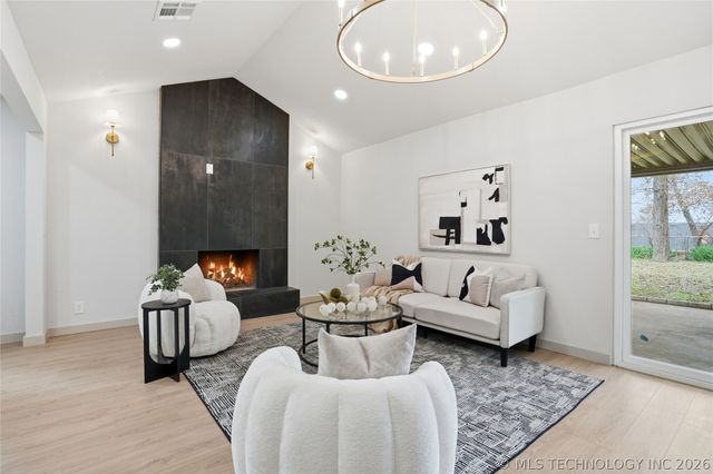 1122 S Division Street, Sapulpa, OK 74066