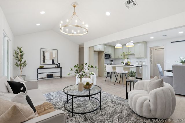 1122 S Division Street, Sapulpa, OK 74066