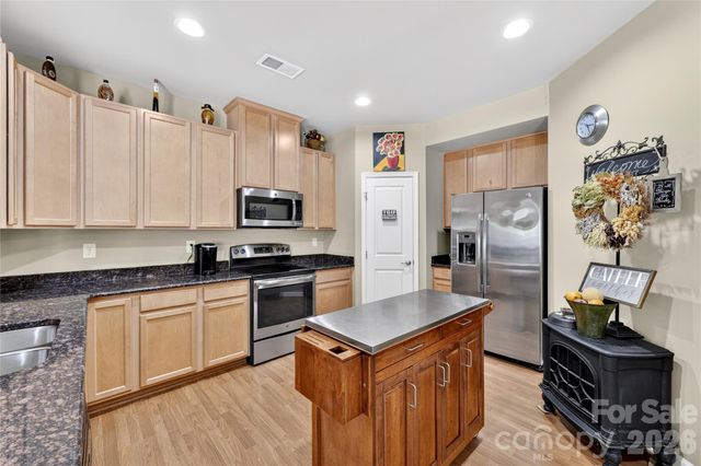 1347 Farm Branch Drive SW, Concord, NC 28027