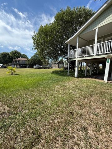44 Starling Drive, Palacios, TX 77465