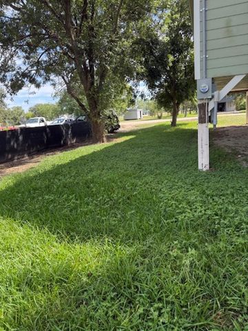 44 Starling Drive, Palacios, TX 77465