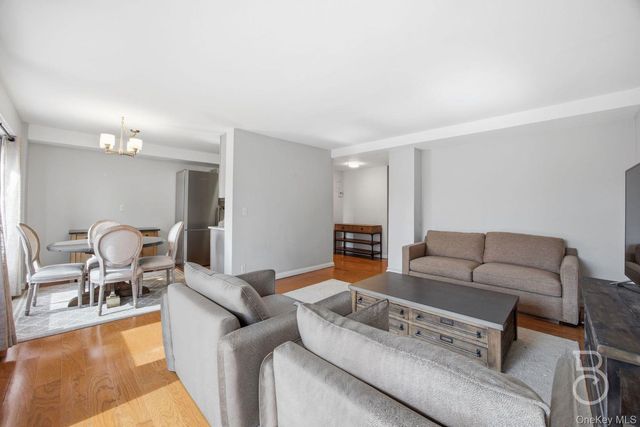 33-43 14th Street 10A, Astoria, NY 11106