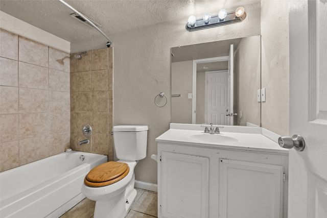 3817 Longmeadow Way, Fort Worth, TX 76133