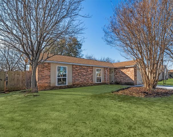 3817 Longmeadow Way, Fort Worth, TX 76133