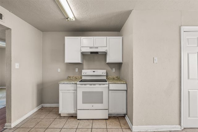 3817 Longmeadow Way, Fort Worth, TX 76133