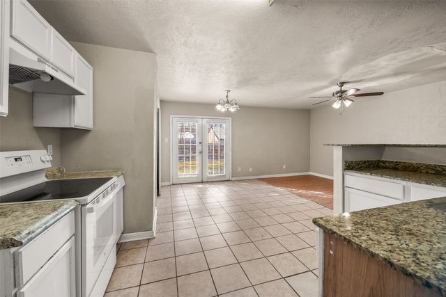 3817 Longmeadow Way, Fort Worth, TX 76133