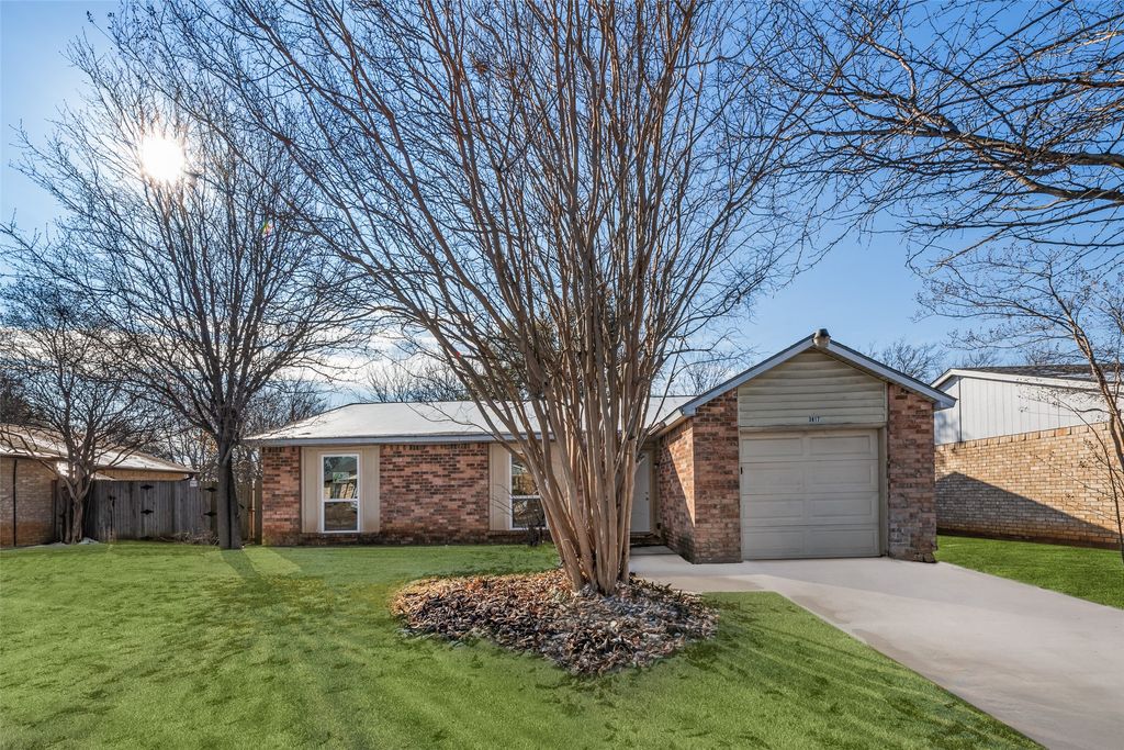 3817 Longmeadow Way, Fort Worth, TX 76133