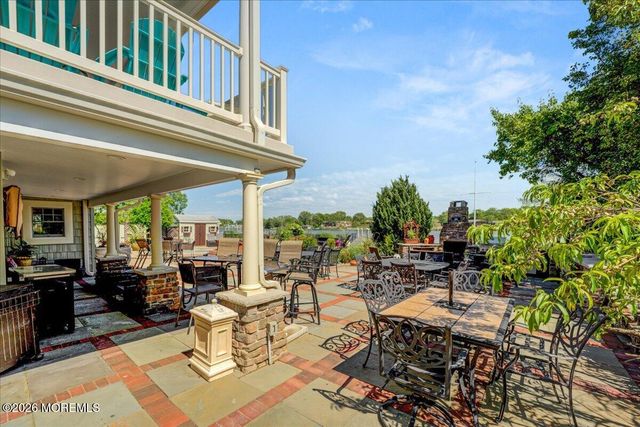 68 Seneca Place, Oceanport, NJ 07757