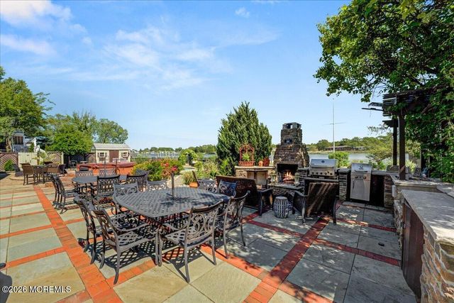 68 Seneca Place, Oceanport, NJ 07757