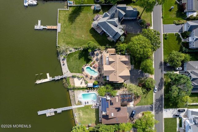 68 Seneca Place, Oceanport, NJ 07757