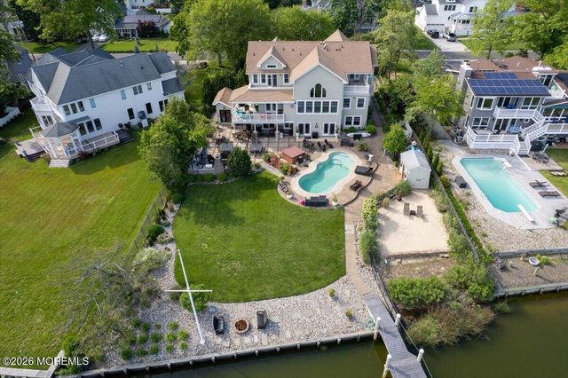 68 Seneca Place, Oceanport, NJ 07757