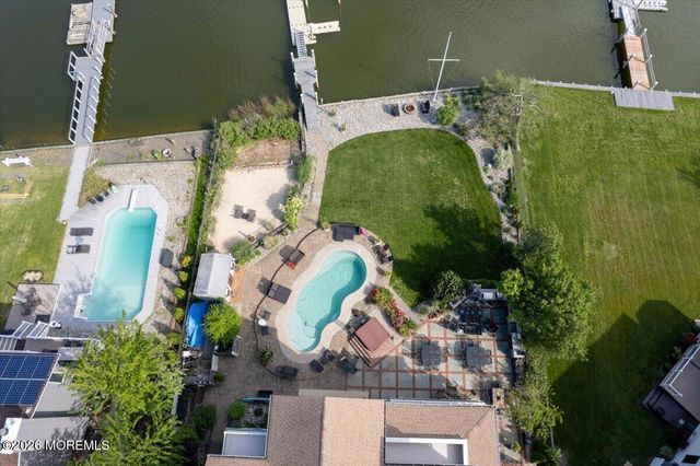 68 Seneca Place, Oceanport, NJ 07757