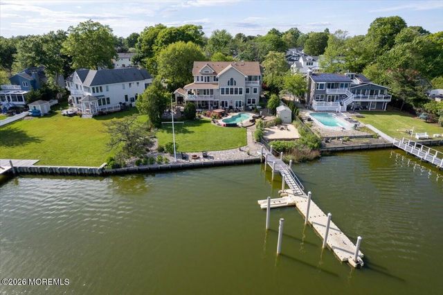 68 Seneca Place, Oceanport, NJ 07757