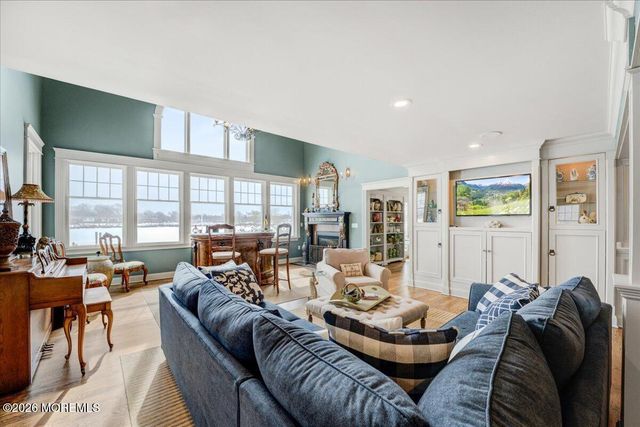 68 Seneca Place, Oceanport, NJ 07757