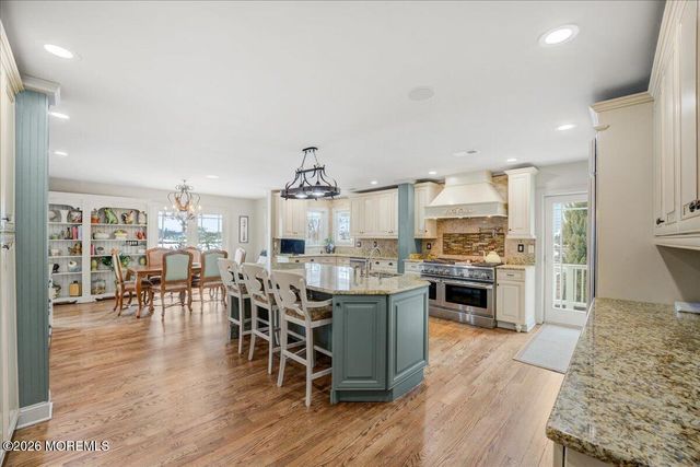 68 Seneca Place, Oceanport, NJ 07757