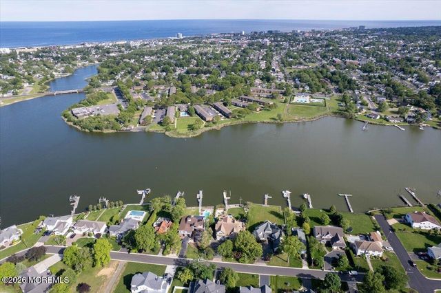 68 Seneca Place, Oceanport, NJ 07757