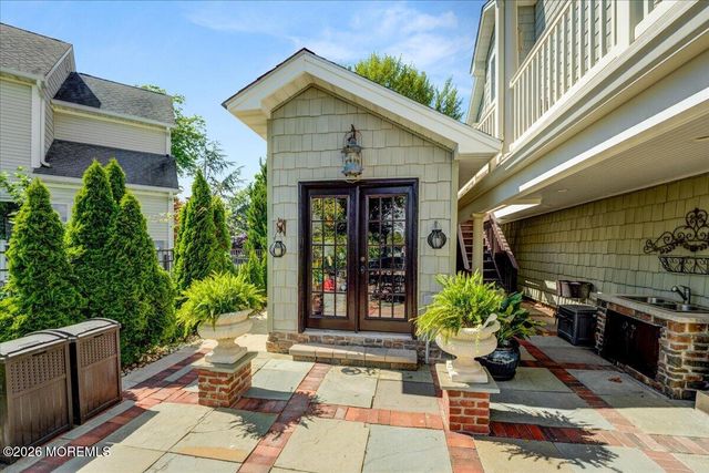 68 Seneca Place, Oceanport, NJ 07757