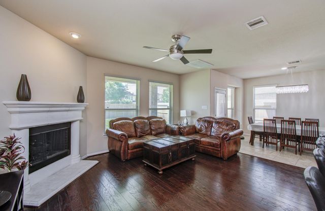 10 Glade Park Drive, Missouri City, TX 77459