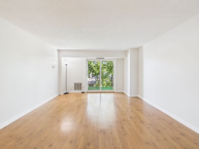9514 W LAWRENCE Avenue 2406, Schiller Park, IL 60176