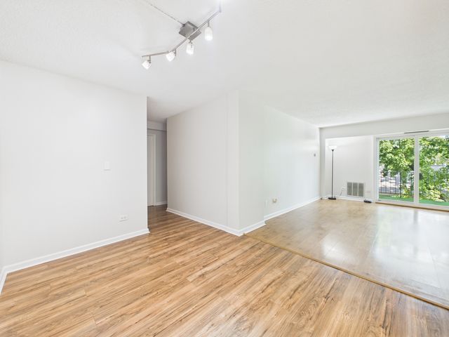 9514 W LAWRENCE Avenue 2406, Schiller Park, IL 60176