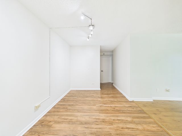 9514 W LAWRENCE Avenue 2406, Schiller Park, IL 60176