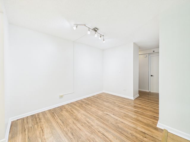 9514 W LAWRENCE Avenue 2406, Schiller Park, IL 60176
