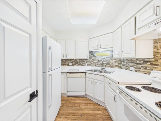 9514 W LAWRENCE Avenue 2406, Schiller Park, IL 60176