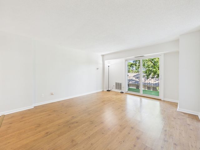 9514 W LAWRENCE Avenue 2406, Schiller Park, IL 60176