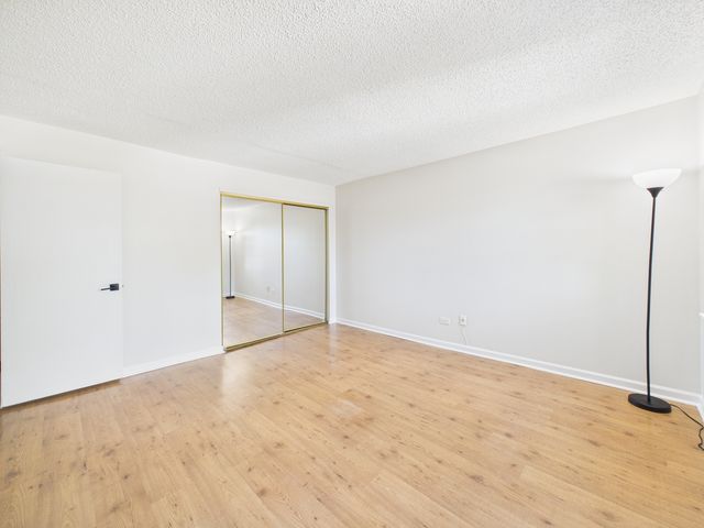 9514 W LAWRENCE Avenue 2406, Schiller Park, IL 60176