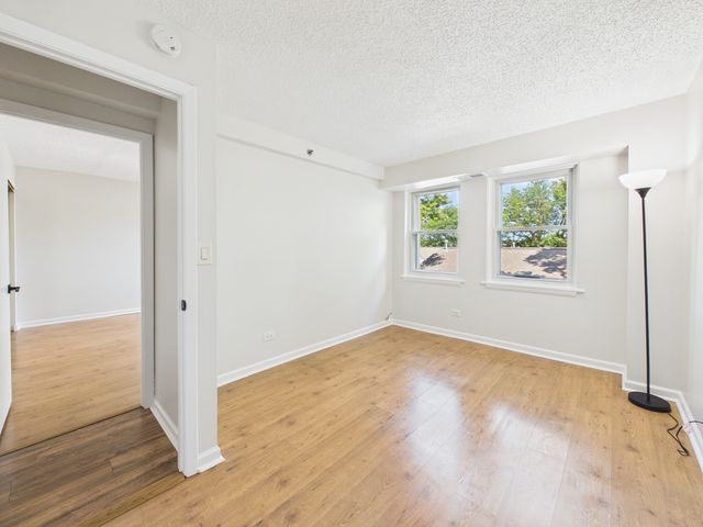 9514 W LAWRENCE Avenue 2406, Schiller Park, IL 60176