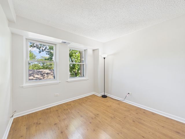 9514 W LAWRENCE Avenue 2406, Schiller Park, IL 60176