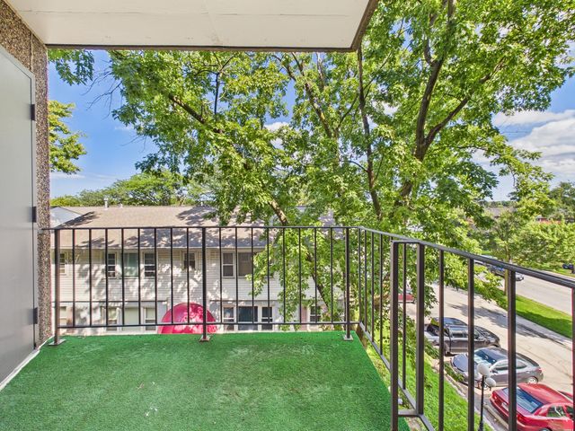 9514 W LAWRENCE Avenue 2406, Schiller Park, IL 60176