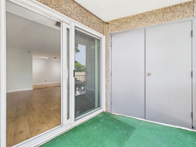 9514 W LAWRENCE Avenue 2406, Schiller Park, IL 60176
