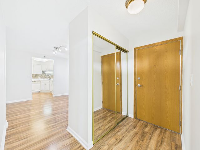9514 W LAWRENCE Avenue 2406, Schiller Park, IL 60176