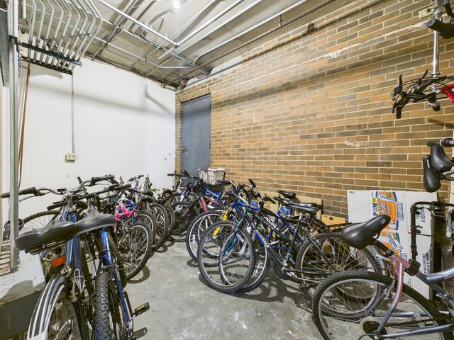 9514 W LAWRENCE Avenue 2406, Schiller Park, IL 60176