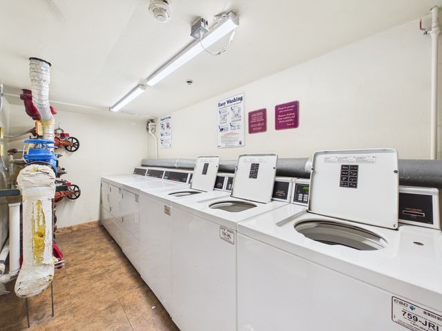 9514 W LAWRENCE Avenue 2406, Schiller Park, IL 60176