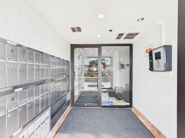 9514 W LAWRENCE Avenue 2406, Schiller Park, IL 60176