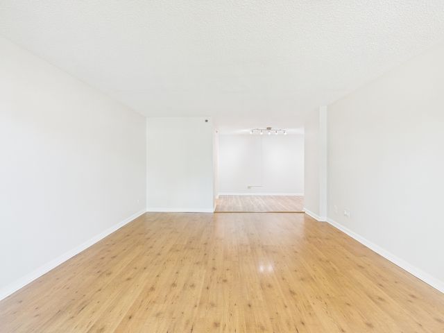 9514 W LAWRENCE Avenue 2406, Schiller Park, IL 60176