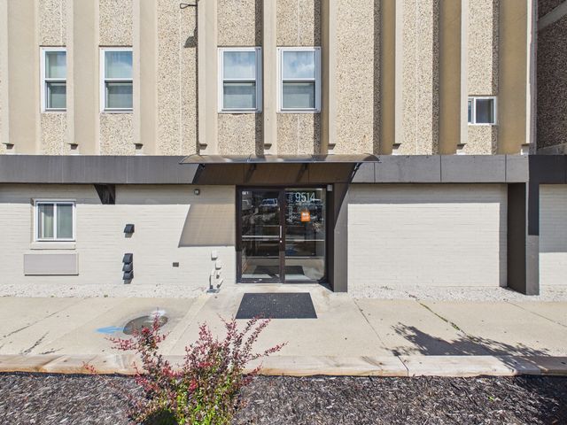 9514 W LAWRENCE Avenue 2406, Schiller Park, IL 60176