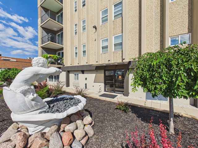9514 W LAWRENCE Avenue 2406, Schiller Park, IL 60176