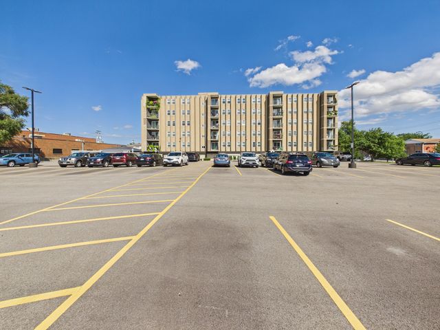 9514 W LAWRENCE Avenue 2406, Schiller Park, IL 60176