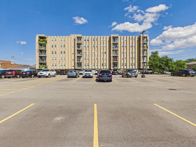 9514 W LAWRENCE Avenue 2406, Schiller Park, IL 60176