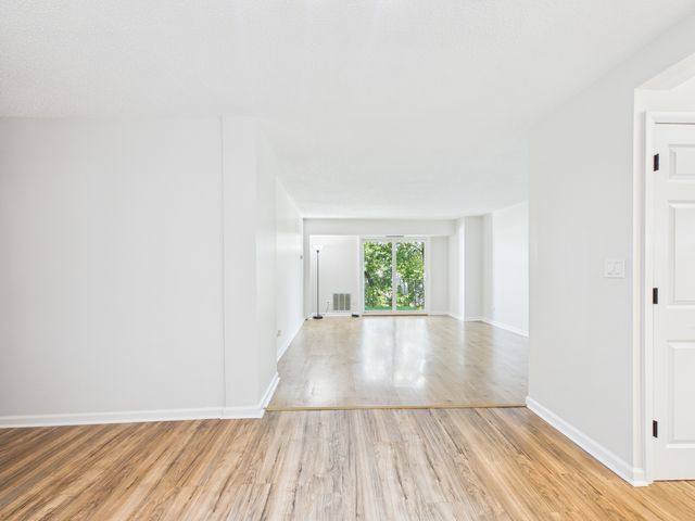 9514 W LAWRENCE Avenue 2406, Schiller Park, IL 60176