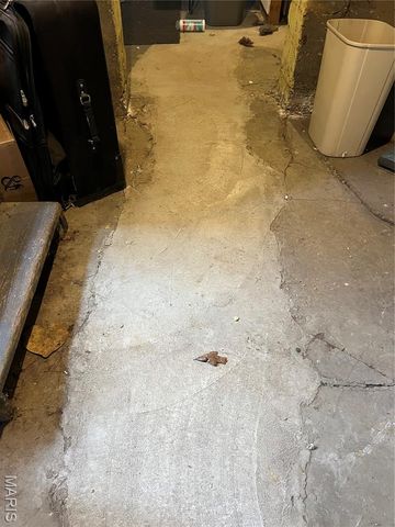 1712 Yale Avenue A, Richmond Heights, MO 63117