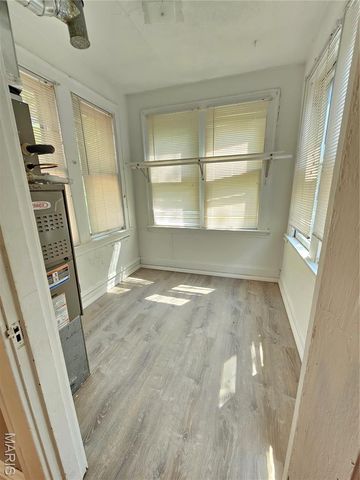 1712 Yale Avenue A, Richmond Heights, MO 63117