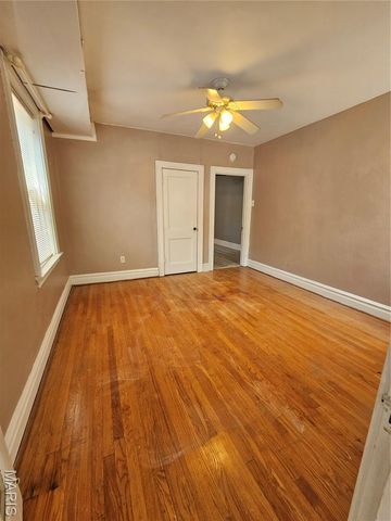 1712 Yale Avenue A, Richmond Heights, MO 63117