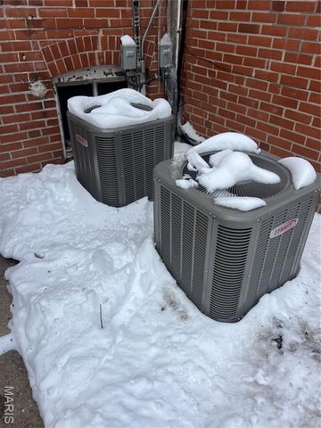 1712 Yale Avenue A, Richmond Heights, MO 63117